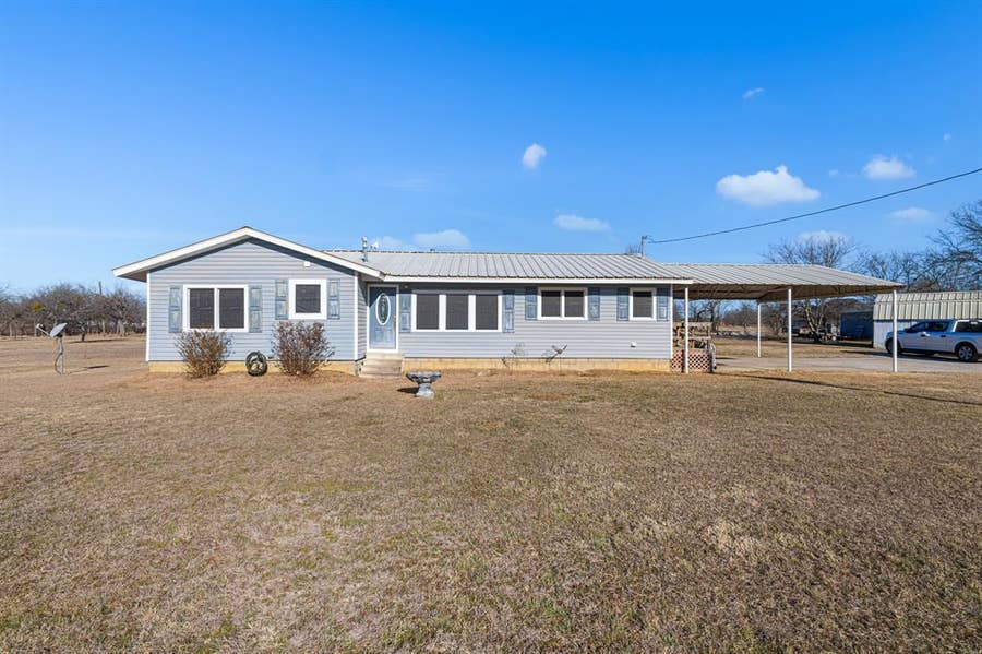 Property photo for 305 Cheyenne Drive, Runaway Bay, TX