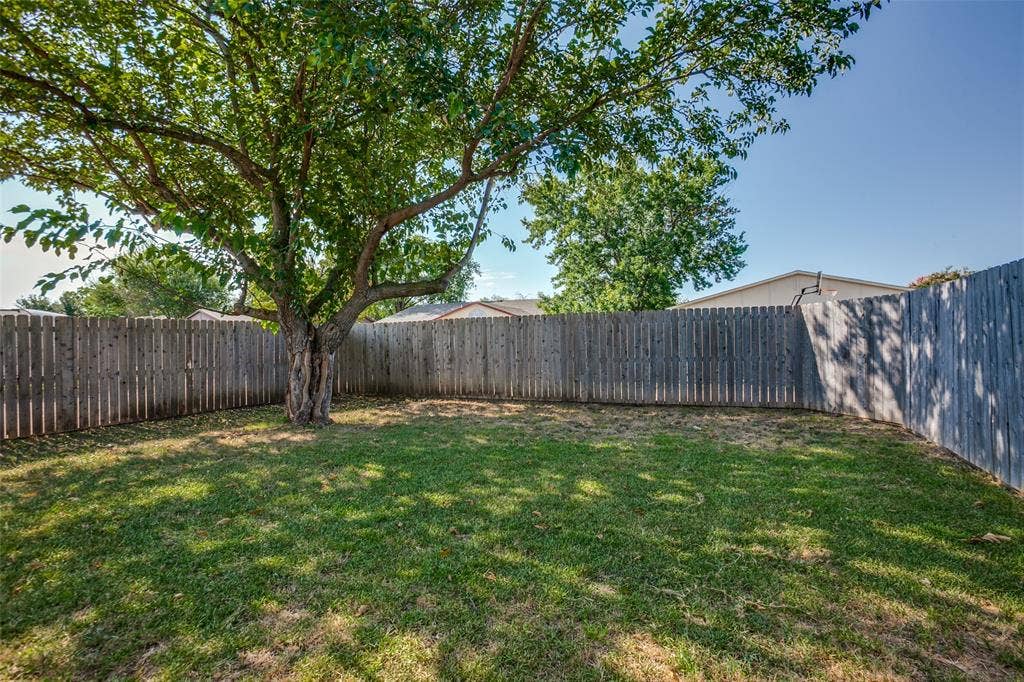 960 Lockhart Drive, Plano, TX 75023 960 Lockhart Drive, Plano, TX 75023