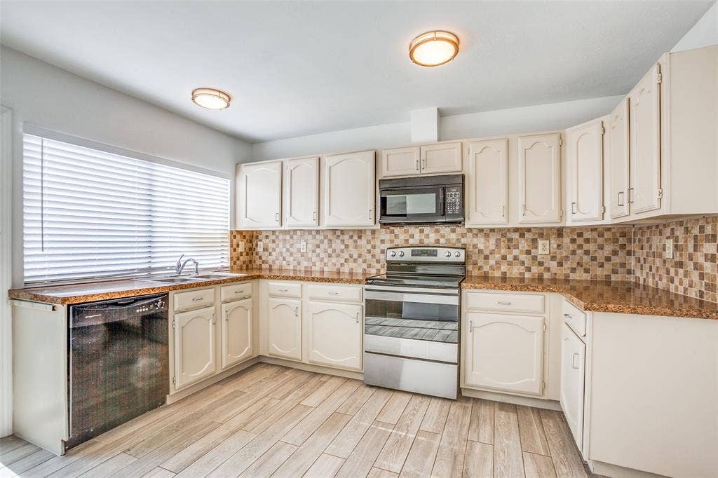 960 Lockhart Drive, Plano, TX 75023 960 Lockhart Drive, Plano, TX 75023