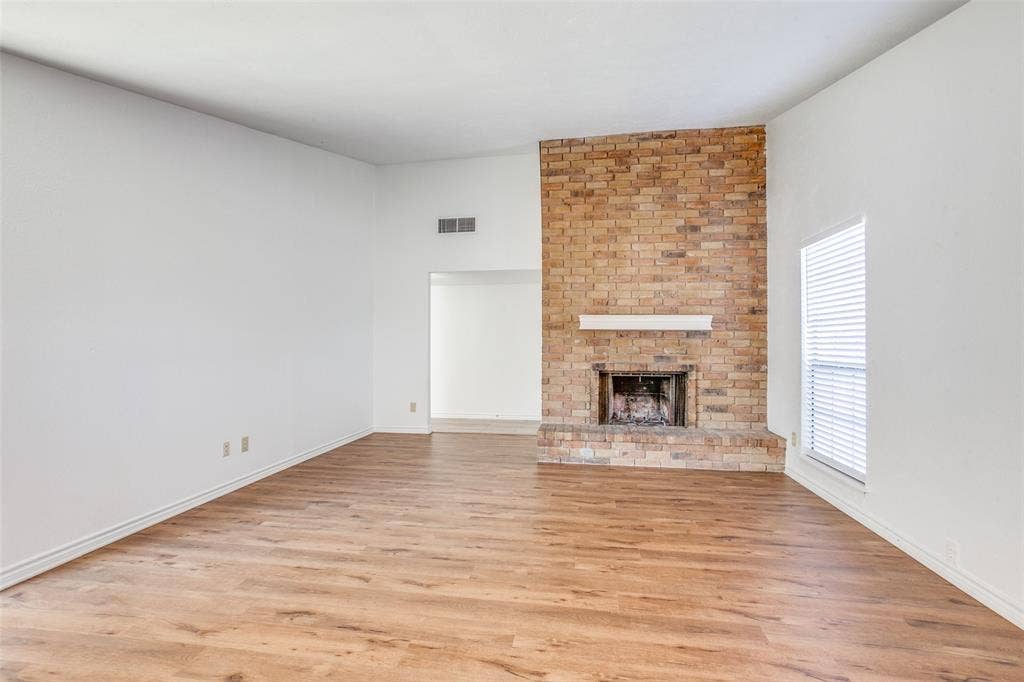 960 Lockhart Drive, Plano, TX 75023 960 Lockhart Drive, Plano, TX 75023