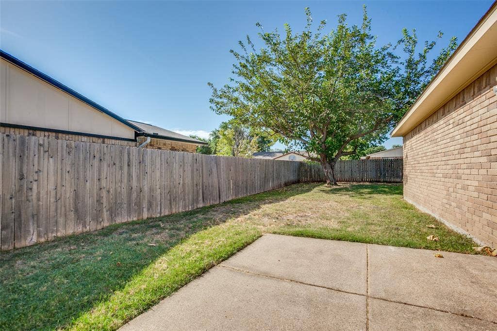 960 Lockhart Drive, Plano, TX 75023 960 Lockhart Drive, Plano, TX 75023