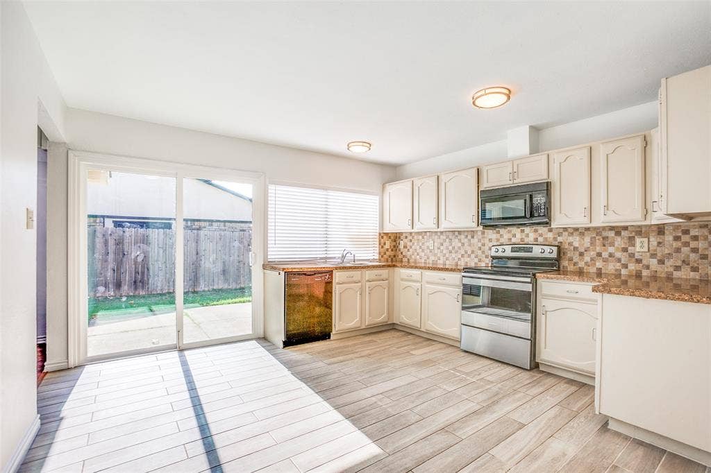 960 Lockhart Drive, Plano, TX 75023 960 Lockhart Drive, Plano, TX 75023