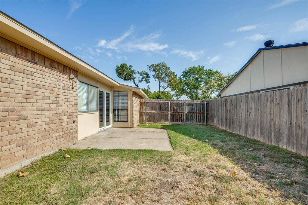 960 Lockhart Drive, Plano, TX 75023 960 Lockhart Drive, Plano, TX 75023