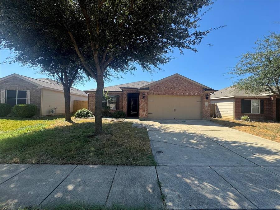 Property photo for 601 Hidden Dale Drive, Fort Worth, TX