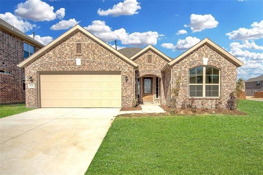 Property photo for 1729 Ridge Creek Lane, Aubrey, TX
