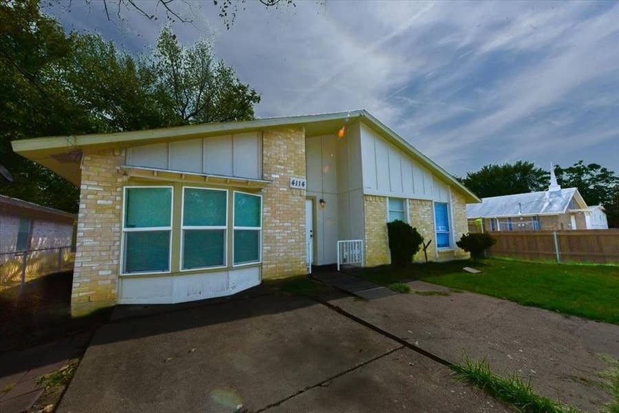 Property photo for 4114 Ladale Drive, Dallas, TX