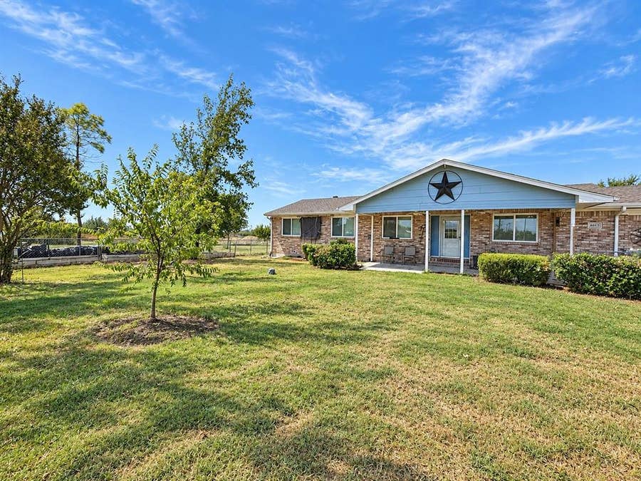 Property photo for 6913 Kerilan Lane, St. Paul, TX