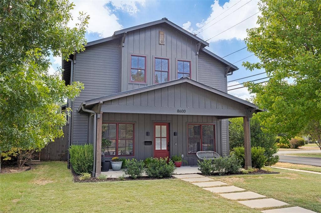 8600 Forest Hills Boulevard, Dallas, TX 75218 8600 Forest Hills Boulevard, Dallas, TX 75218