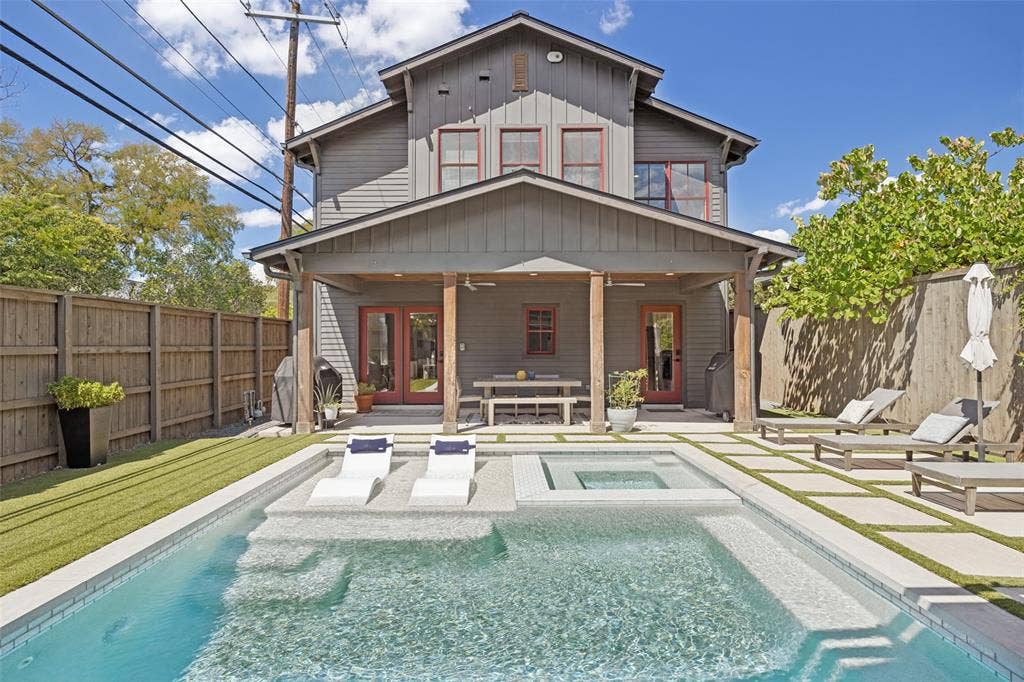 8600 Forest Hills Boulevard, Dallas, TX 75218 8600 Forest Hills Boulevard, Dallas, TX 75218