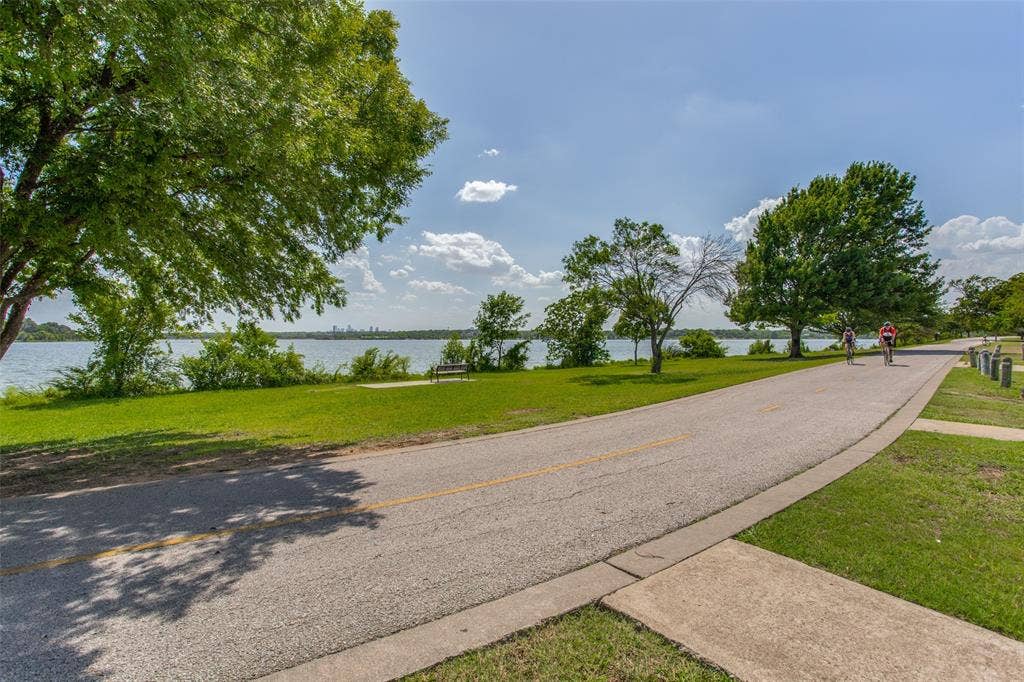 8600 Forest Hills Boulevard, Dallas, TX 75218 8600 Forest Hills Boulevard, Dallas, TX 75218