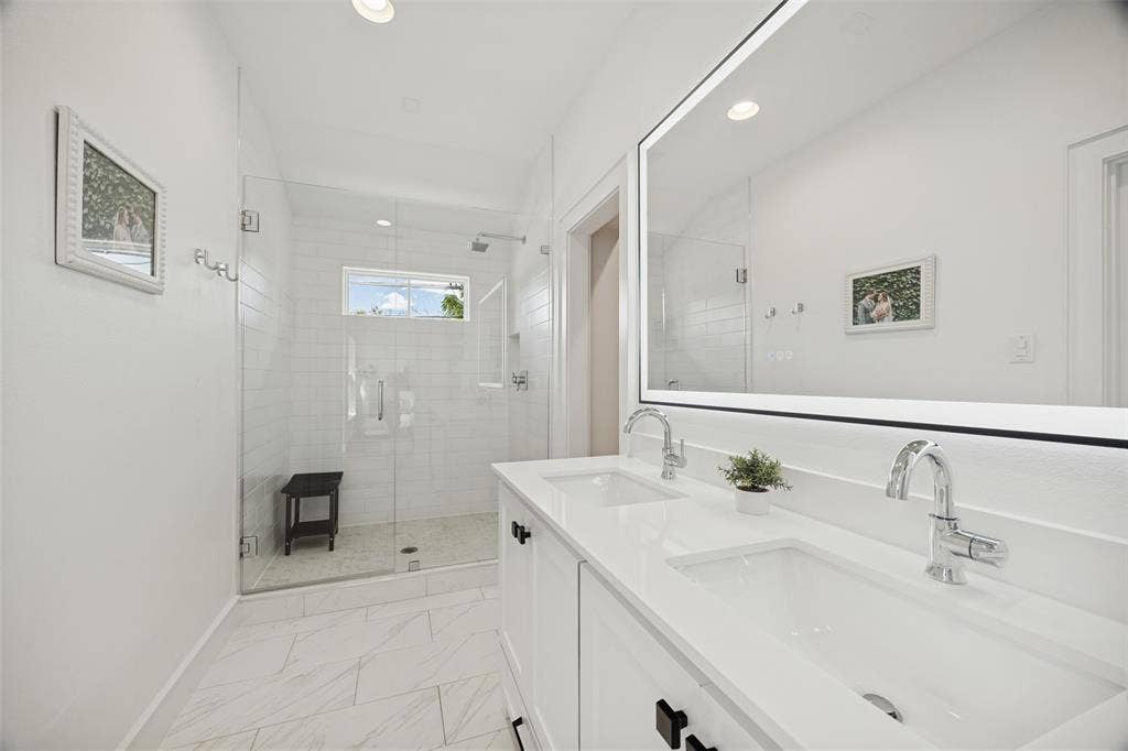 8600 Forest Hills Boulevard, Dallas, TX 75218 8600 Forest Hills Boulevard, Dallas, TX 75218
