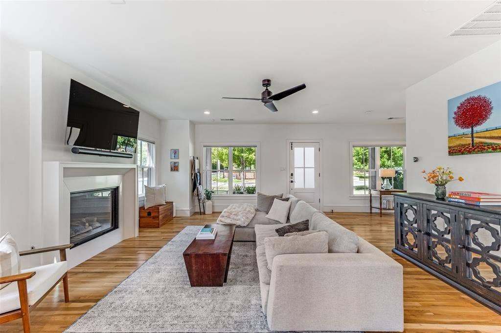 8600 Forest Hills Boulevard, Dallas, TX 75218 8600 Forest Hills Boulevard, Dallas, TX 75218