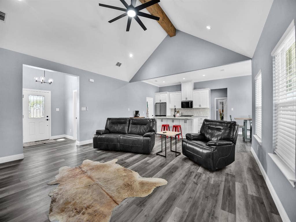 1017 Don Eve Court, Azle, TX 76020 1017 Don Eve Court, Azle, TX 76020