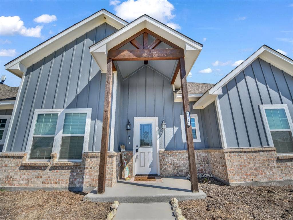 1017 Don Eve Court, Azle, TX 76020 1017 Don Eve Court, Azle, TX 76020