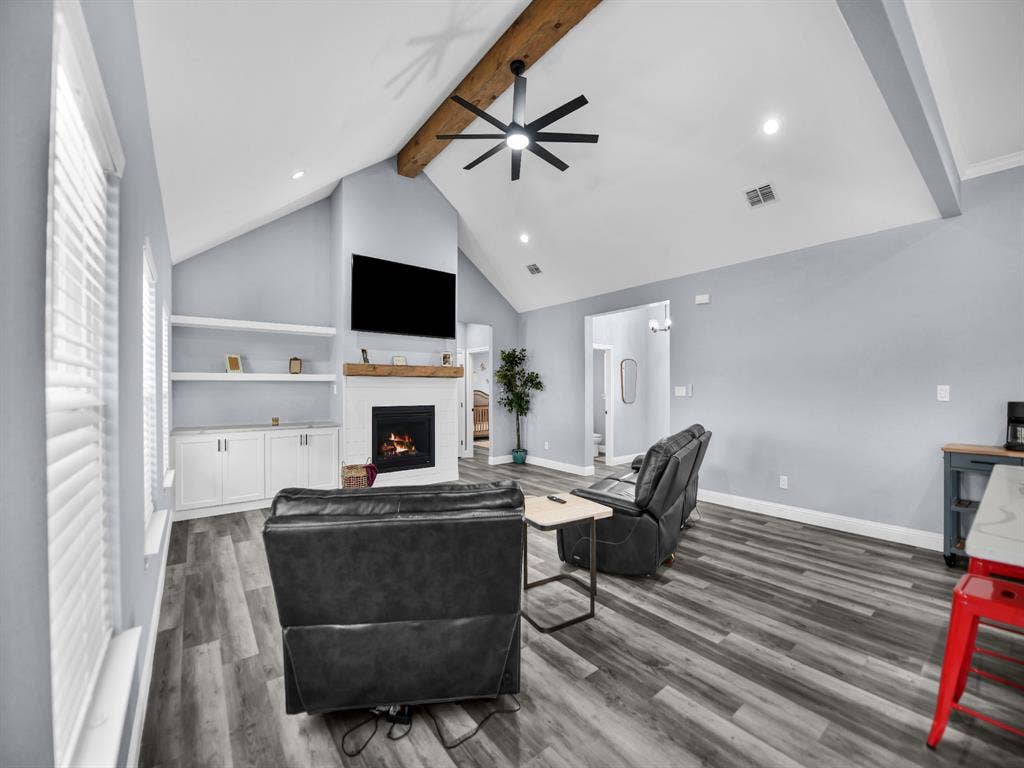1017 Don Eve Court, Azle, TX 76020 1017 Don Eve Court, Azle, TX 76020