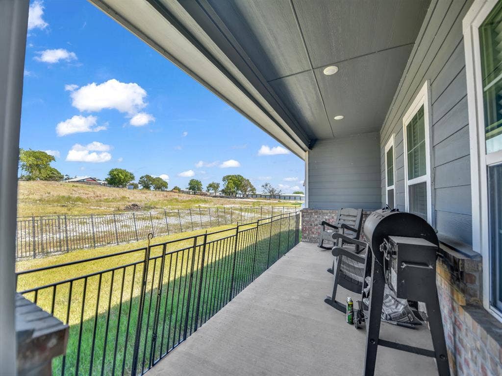 1017 Don Eve Court, Azle, TX 76020 1017 Don Eve Court, Azle, TX 76020