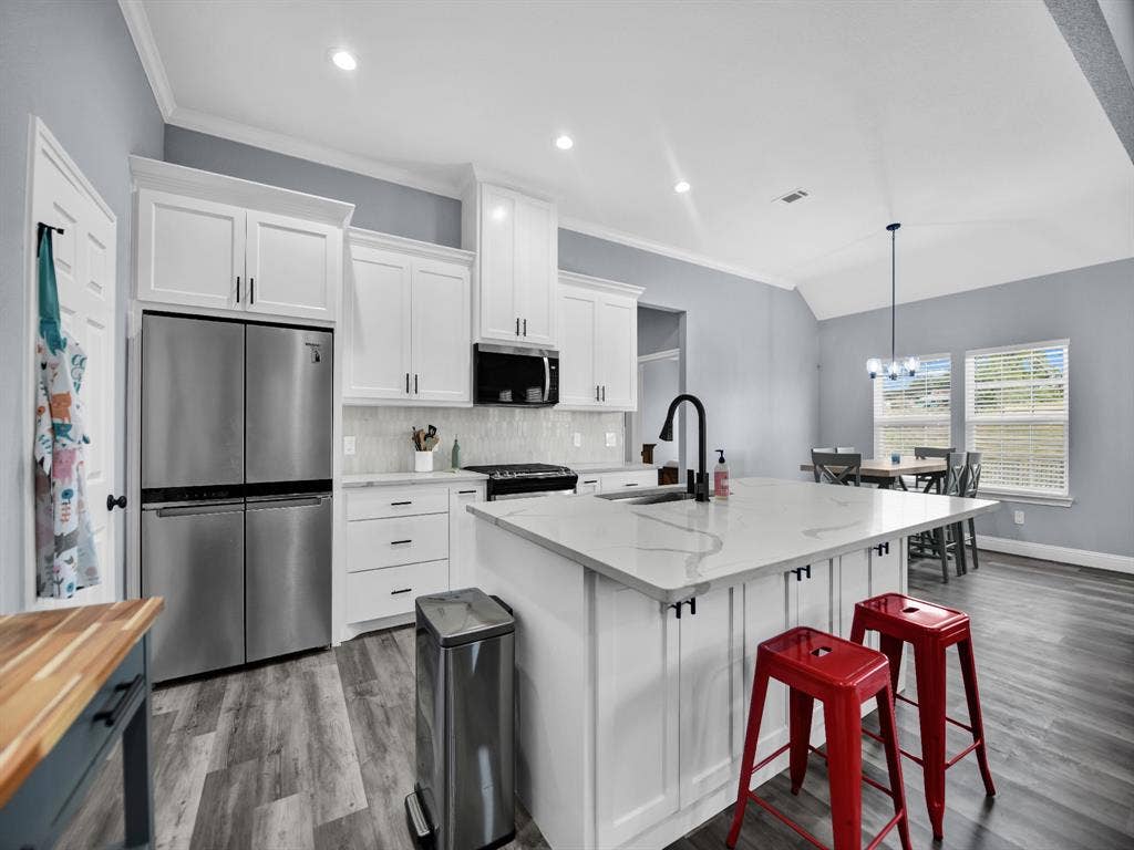 1017 Don Eve Court, Azle, TX 76020 1017 Don Eve Court, Azle, TX 76020
