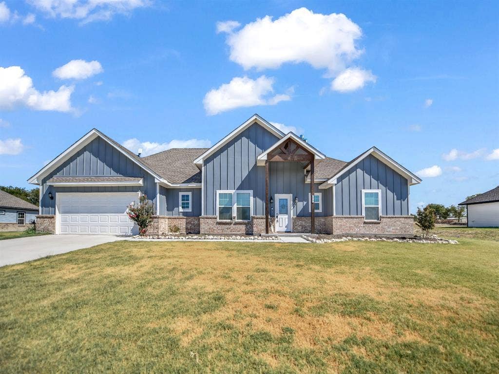1017 Don Eve Court, Azle, TX 76020 1017 Don Eve Court, Azle, TX 76020