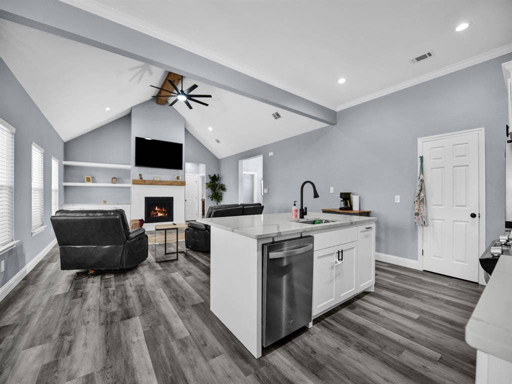1017 Don Eve Court, Azle, TX 76020 1017 Don Eve Court, Azle, TX 76020