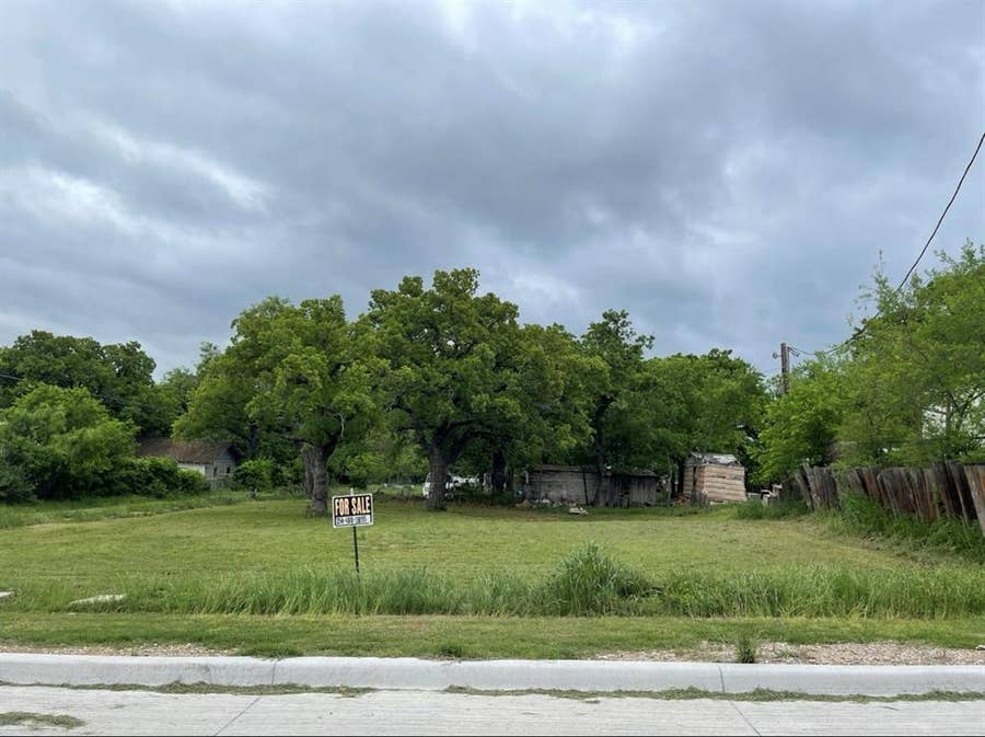 Property photo for 916 W Moss Street, Eastland, TX