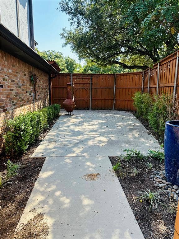 3713 San Juan Circle, Plano, TX 75023 Private outdoor patio with concrete paving