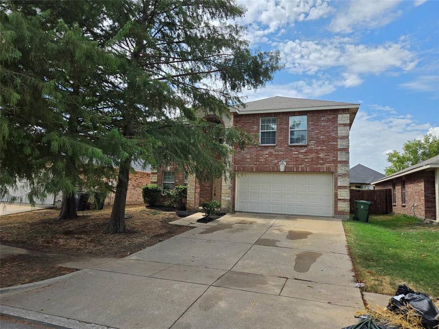 Property photo for 8108 Stowe Springs Lane, Arlington, TX