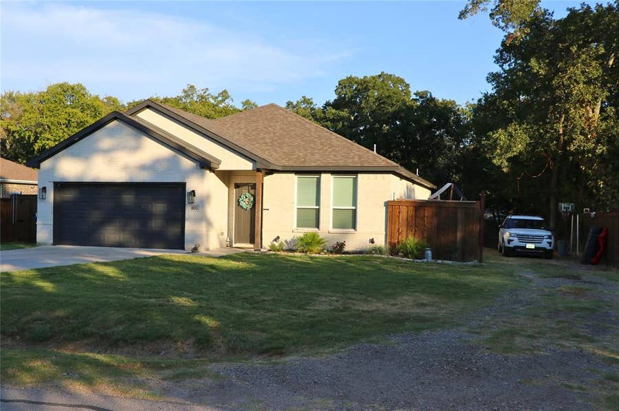 Property photo for 803 Netherland Drive, Seagoville, TX