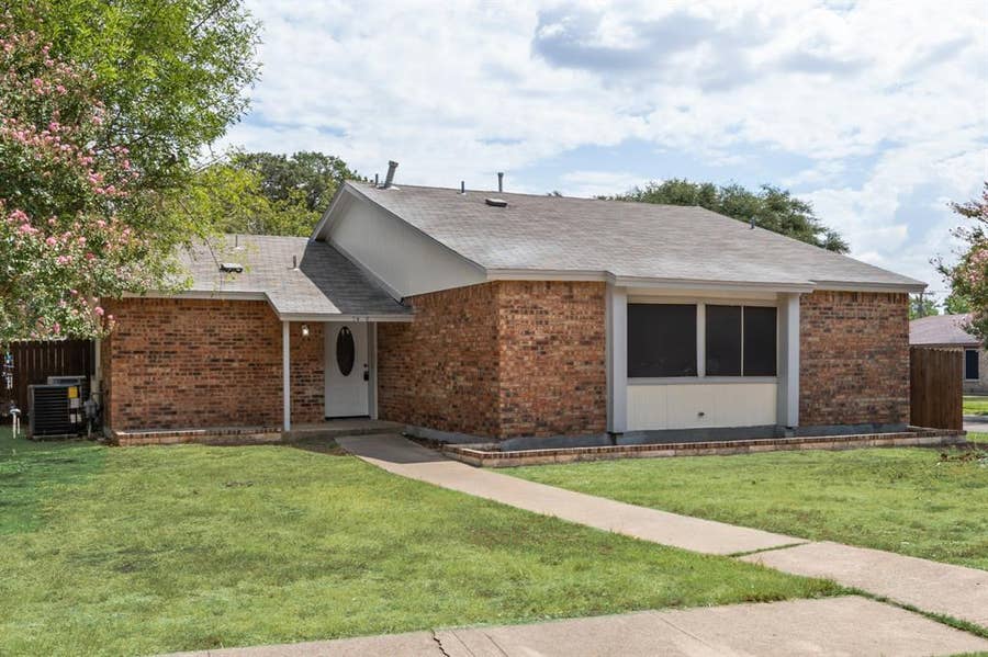 Property photo for 7418 Boisenberry Lane, Dallas, TX