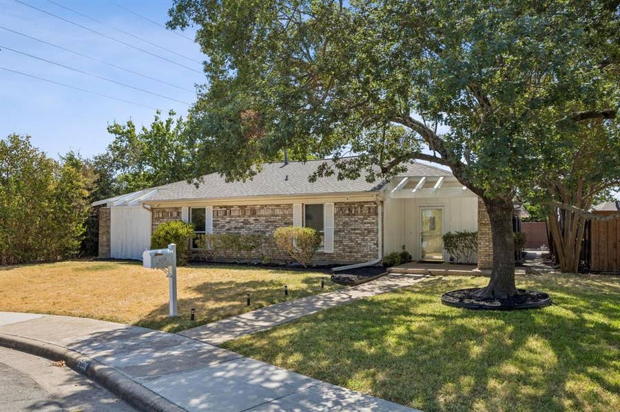 Property photo for 6038 Blue Mist Lane, Dallas, TX