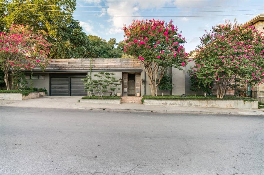 Property photo for 3610 Congress Avenue, Dallas, TX