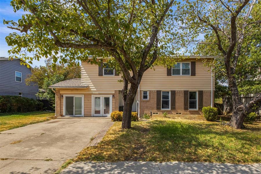 Property photo for 14429 Dennis Lane, Farmers Branch, TX