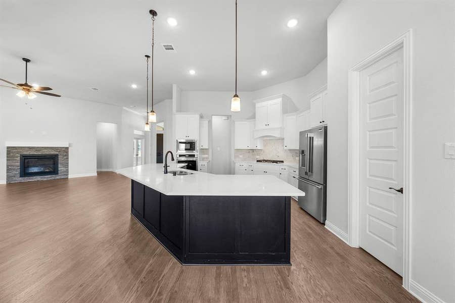 Property photo for 132 Liv Meadow Way, Waxahachie, TX