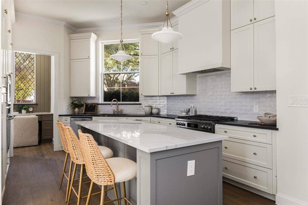 5901 Glen Heather Drive, Plano, TX 75093 5901 Glen Heather Drive, Plano, TX 75093