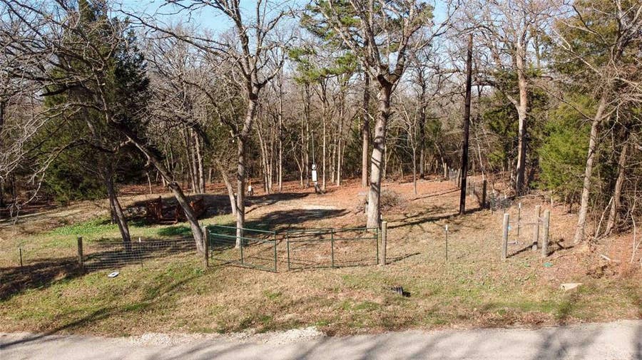 Property photo for 407, 411 Long Shadow, Murchison, TX