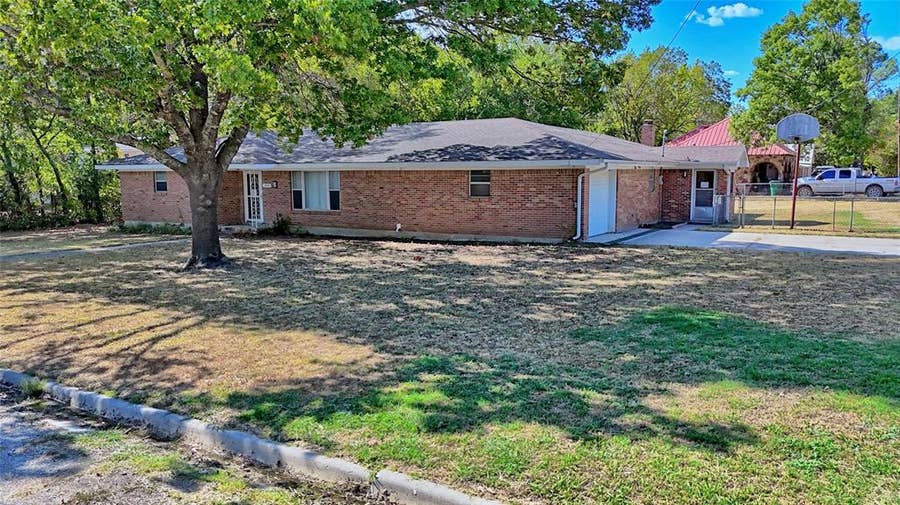 Property photo for 105 E Pecan Street, Saint Jo, TX