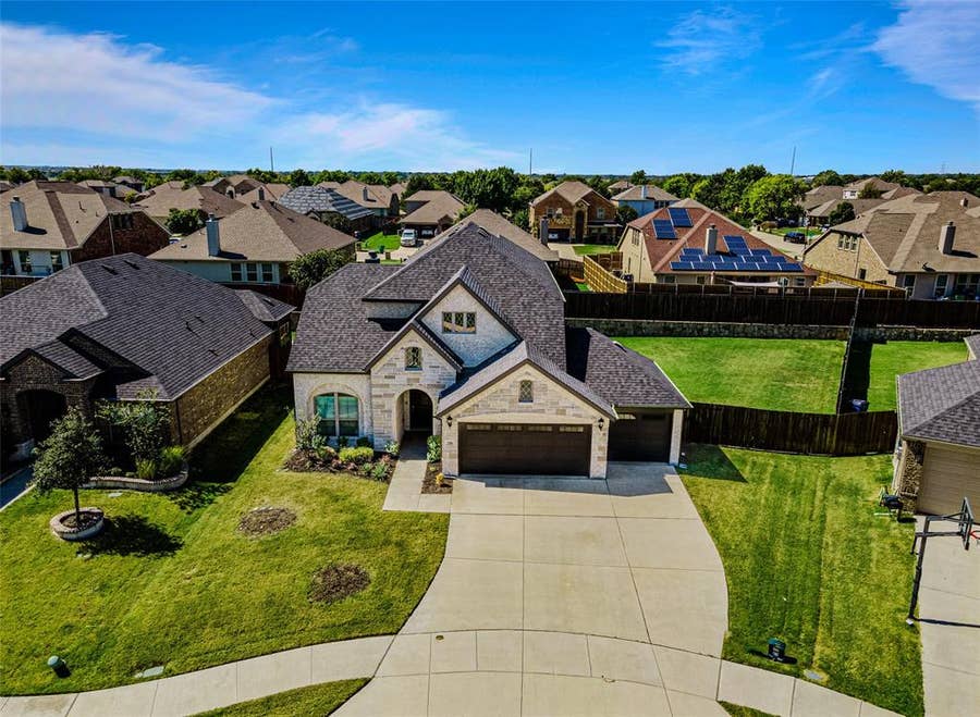 Property photo for 216 Cow Hand Drive, Waxahachie, TX