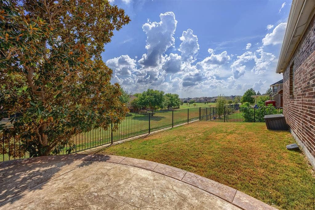 5960 Indigo Sky Drive, Frisco, TX 75036 View from backyard to greenbelt.