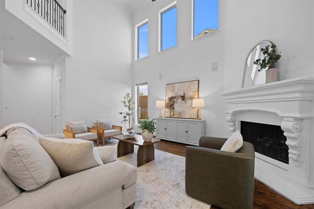 5960 Indigo Sky Drive, Frisco, TX 75036 Lots of windows make this room seem so airy!