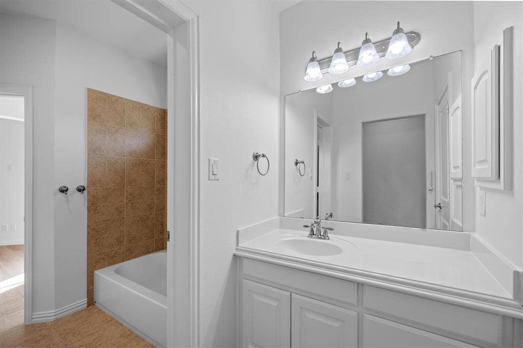 5960 Indigo Sky Drive, Frisco, TX 75036 Jack and Jill bathroom