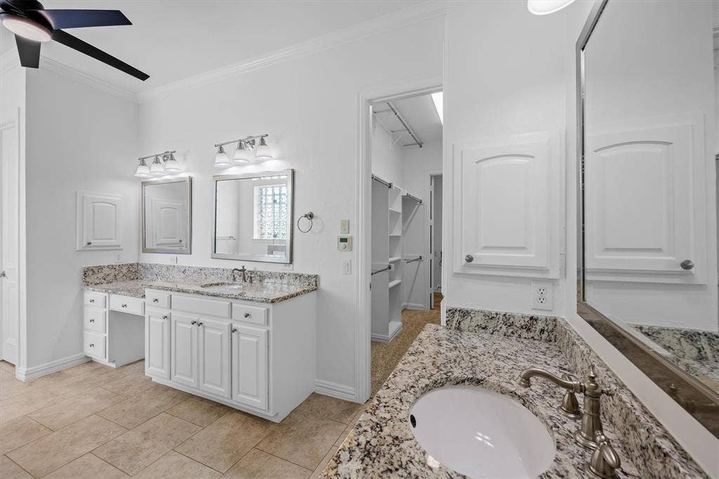 5960 Indigo Sky Drive, Frisco, TX 75036 His and her sinks as well as his and her closets!