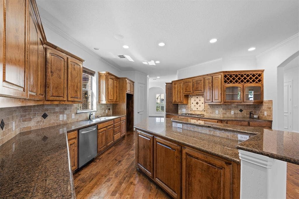 5960 Indigo Sky Drive, Frisco, TX 75036 There is a ton of cabinetry including a butlers pantry!