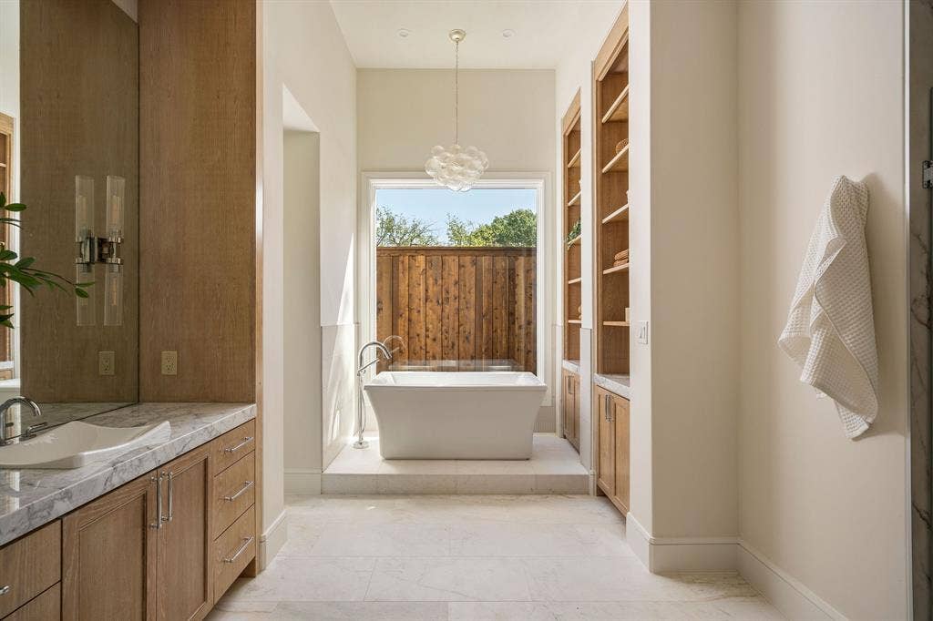 6207 Joyce Way, Dallas, TX 75225