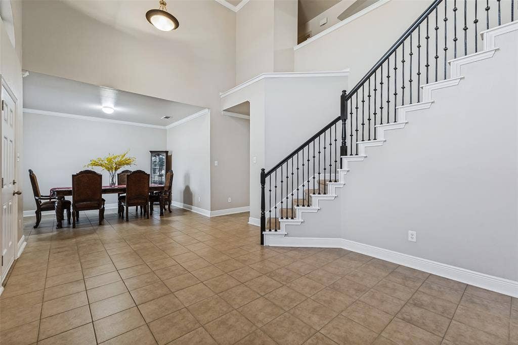 4600 Bonnywood Drive, Mesquite, TX 75150 Spacious formal living and dining rooms