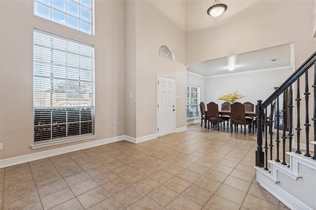 4600 Bonnywood Drive, Mesquite, TX 75150 Tall ceilings and windows in formal living rooms