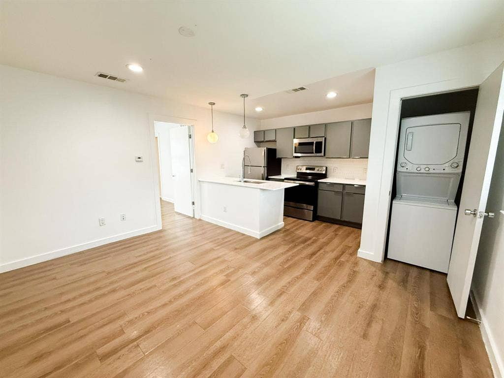 4526 Munger Avenue, #201, Dallas, TX 75204 4526 Munger Avenue, #201, Dallas, TX 75204