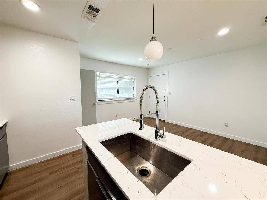4526 Munger Avenue, #201, Dallas, TX 75204 4526 Munger Avenue, #201, Dallas, TX 75204