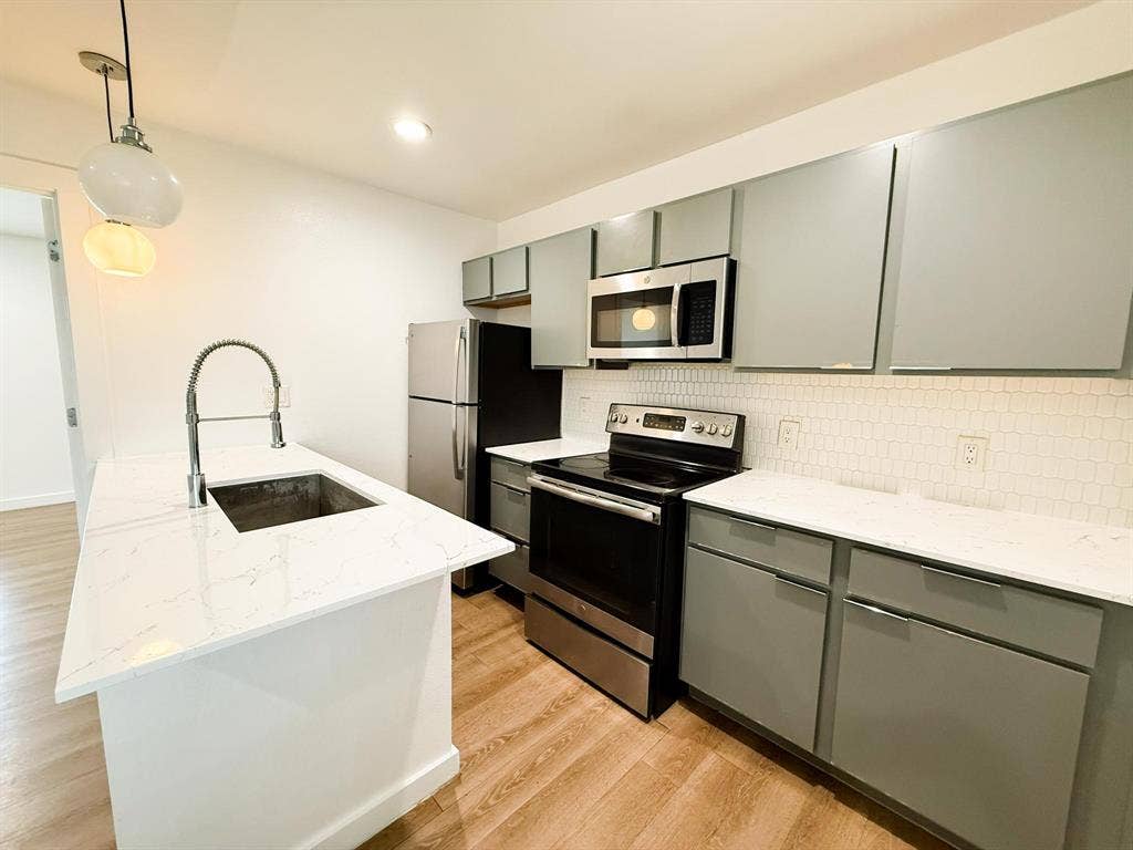 4526 Munger Avenue, #201, Dallas, TX 75204 4526 Munger Avenue, #201, Dallas, TX 75204