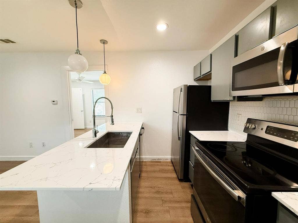 4526 Munger Avenue, #201, Dallas, TX 75204 4526 Munger Avenue, #201, Dallas, TX 75204
