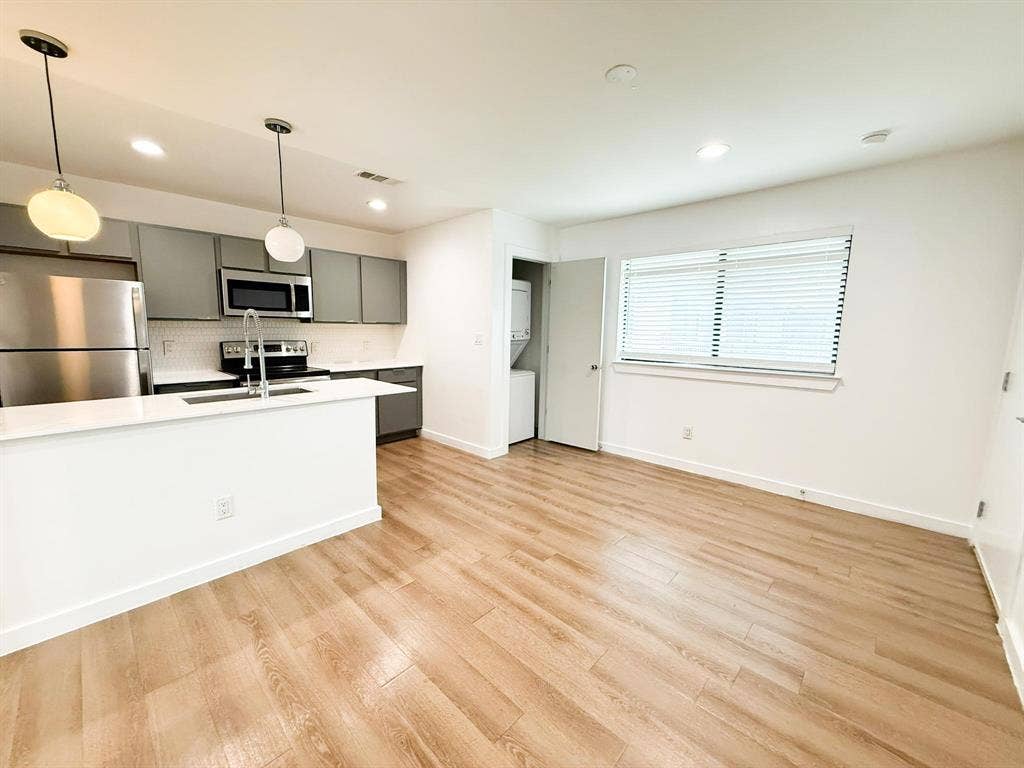 4526 Munger Avenue, #201, Dallas, TX 75204 4526 Munger Avenue, #201, Dallas, TX 75204