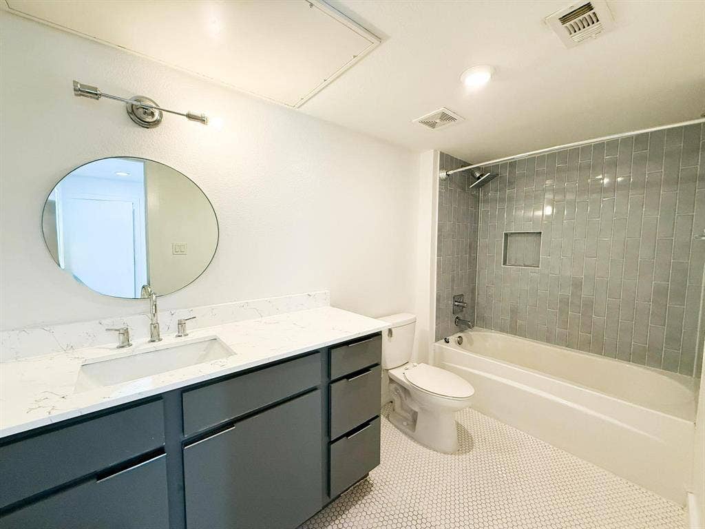 4526 Munger Avenue, #201, Dallas, TX 75204 4526 Munger Avenue, #201, Dallas, TX 75204